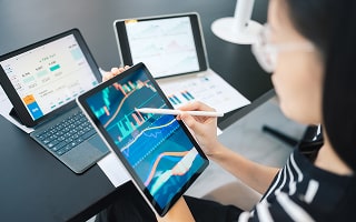 Which Key Economic, Social, and Regulatory Factors Are Driving Current Trends in Florida's Local Property Markets?